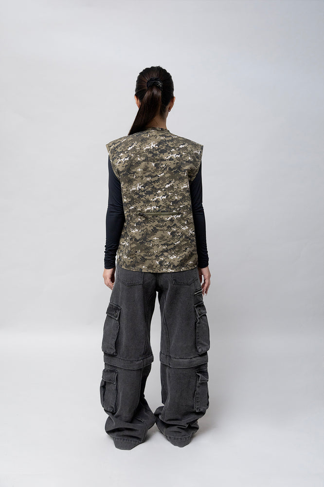 
                      
                        UTILITARIAN VEST
                      
                    